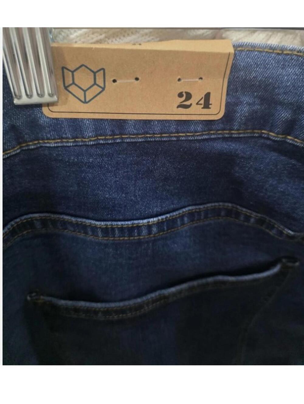 Blue Turtle Plus Jeans - Picture 13 of 15